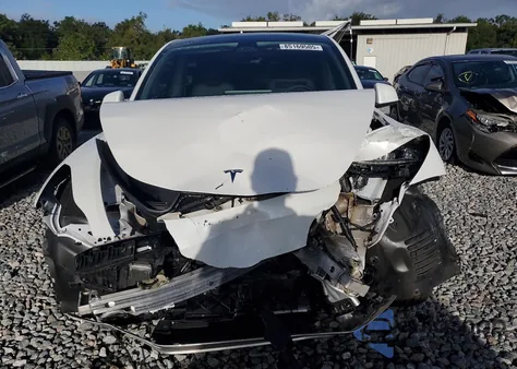 2023 Tesla Model Y z USA, uszkodzony, nr VIN 7SAYGDEF3PF700936